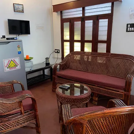 White Villa Guest House Pondicherry-2